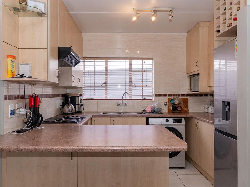 Secure Free-Standing 3 Bedroom Home in Sought-After Estate Terenure - Photo 6