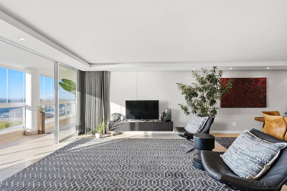 Expansive Front-Row Apartment | 200 sqm of Uninterrupted Ocean Views - Photo 5
