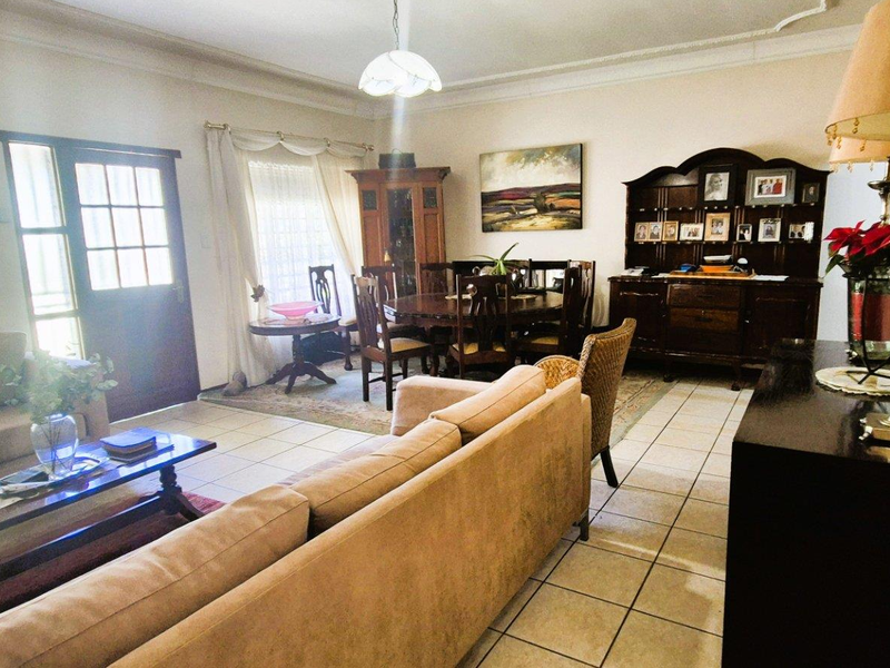 Elegant, Low-Maintenance Townhouse in Prime Keidebees - Photo 3