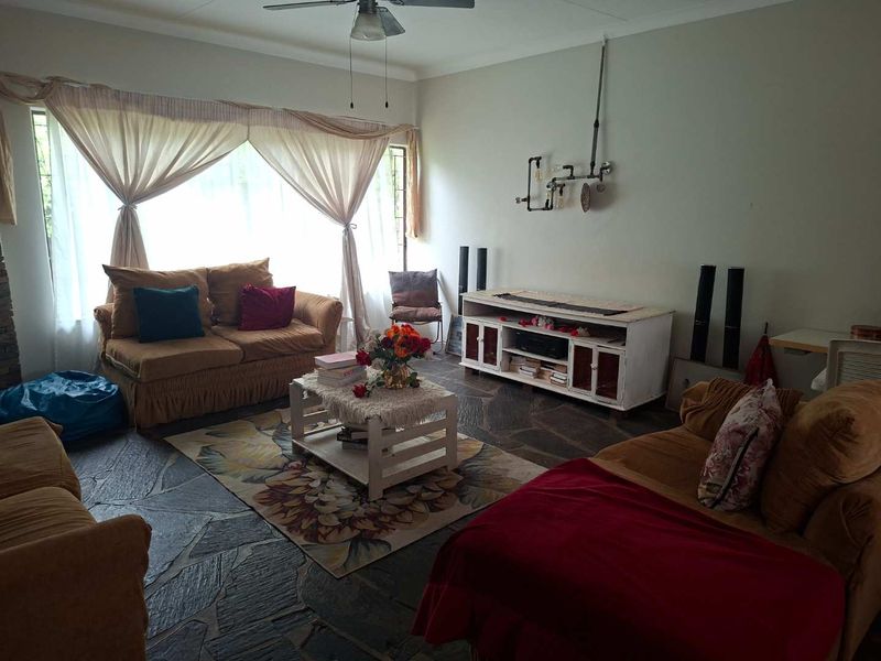 Charming 3-Bedroom Home with Modern Amenities Available for Rent - Photo 2