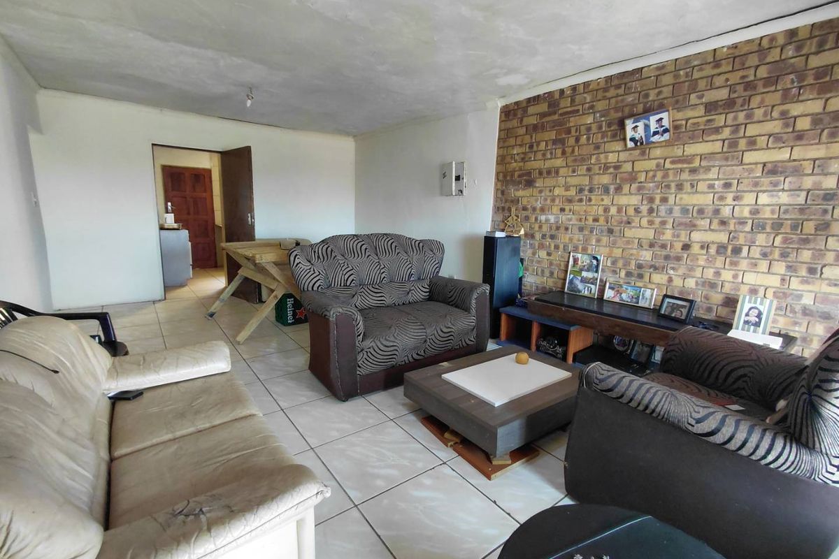 "Earn & Live: Home with Income Cottage in Top Spot!" - Photo 4