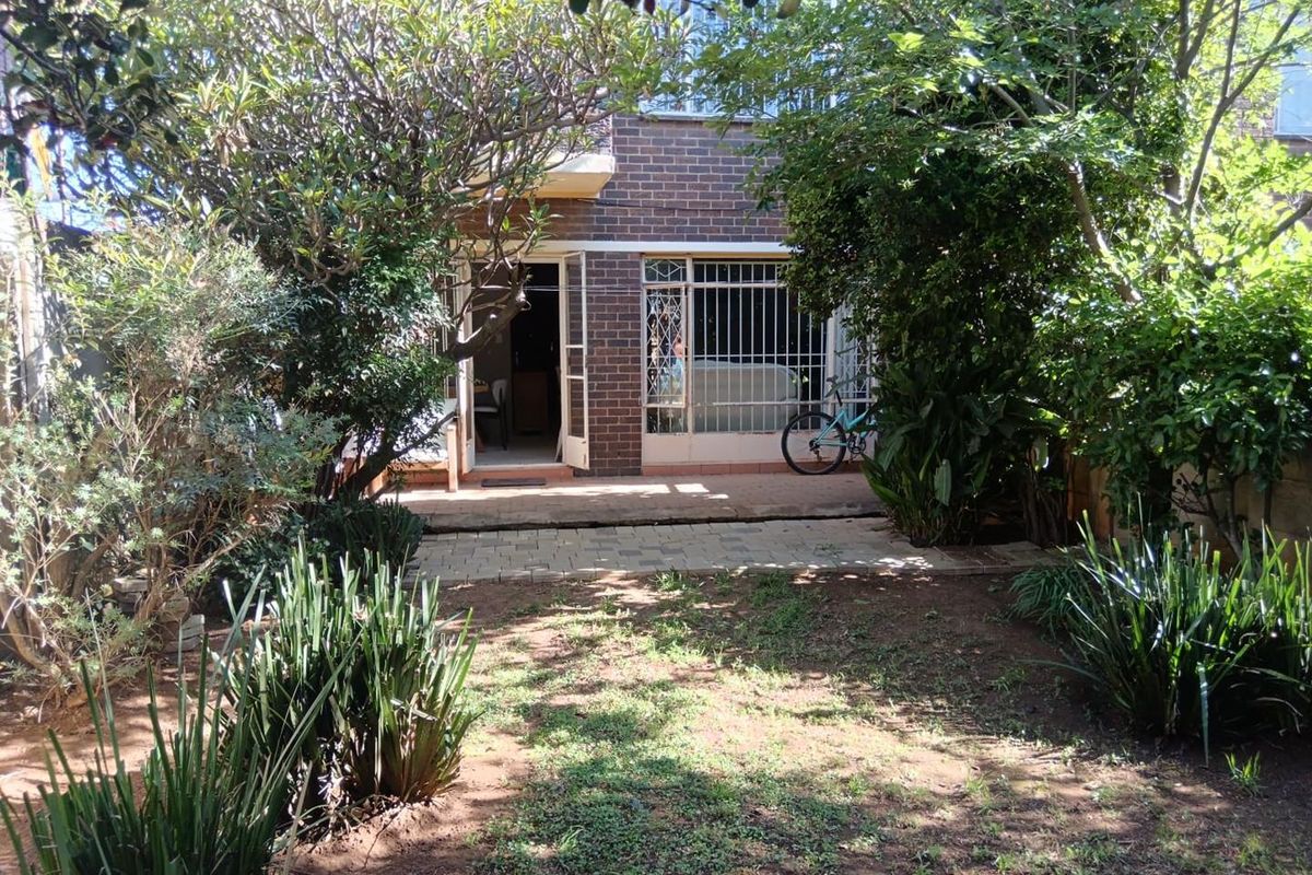 2 Bedroom Apartment for Sale in Croydon - Photo 2