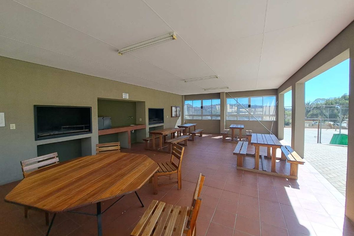 SUPER SOLE MANDATE – HOT PROPERTY IN KLEIN WINDHOEK! - Photo 5