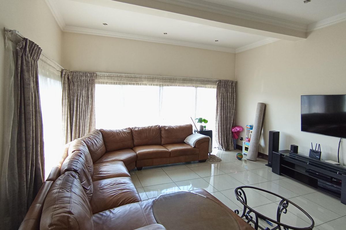 BLUE VALLEY GOLF AND COUNTRY ESTATE - Photo 4