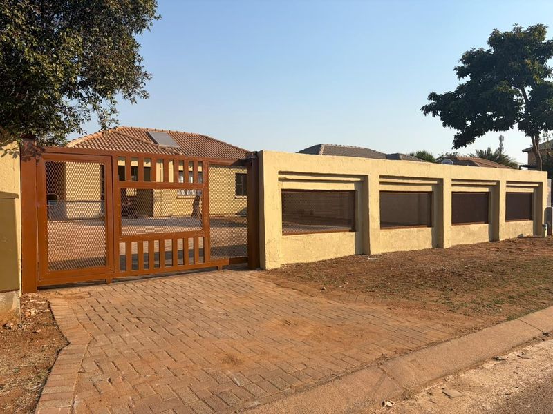 2 Bedroom House for Sale in Rosslyn - Photo 8
