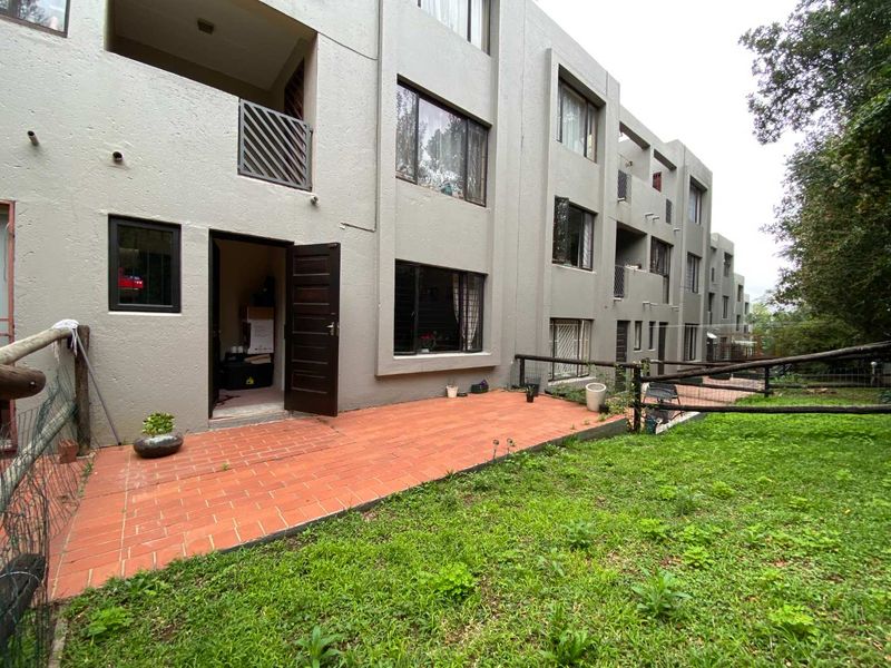 MODERN ONE BED APARTMENT IN MORNINGSIDE - Photo 8