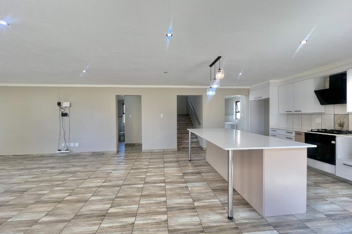 Modern Comfort Meets Estate Living – Spacious Corner Stand Home For sale - Photo 4