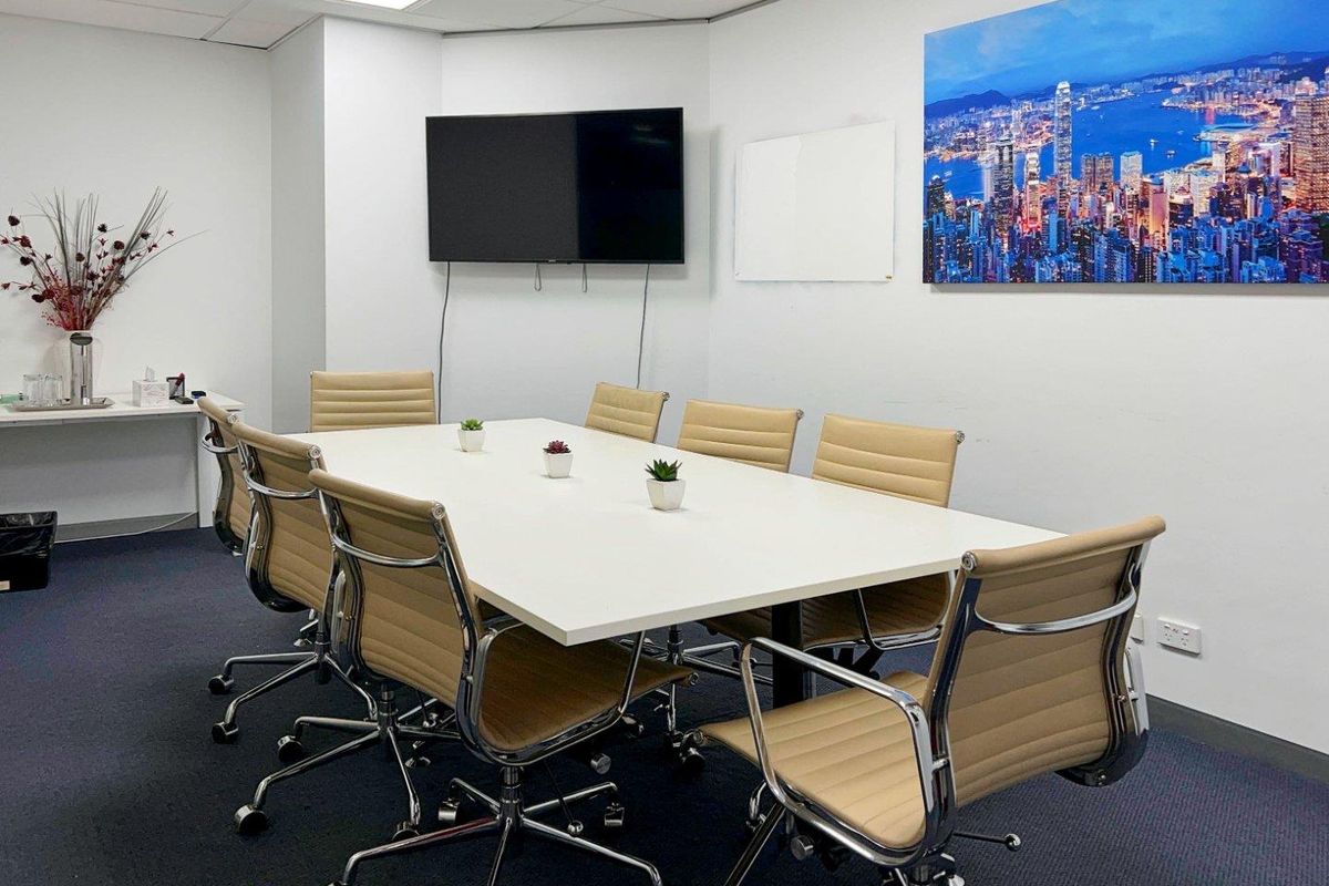Move into ready-to-use open plan office space for 15 persons in Regus The Foundry - Photo 5