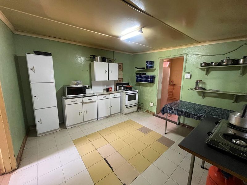 Lovely, Spacious Family Home for Sale in Morning Glory - Photo 7