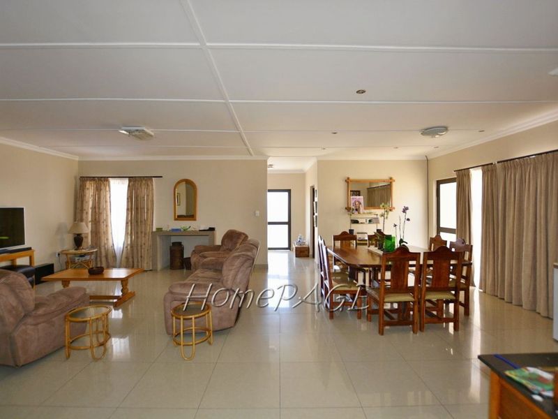 Meersig, Walvis Bay,  2 x 3 Bedr Homes on one plot is for Sale - Photo 9