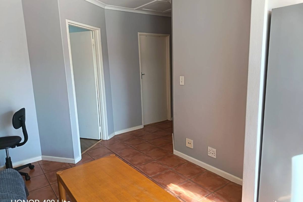 2 Bedroom Apartment in Stellenbosch - Photo 5