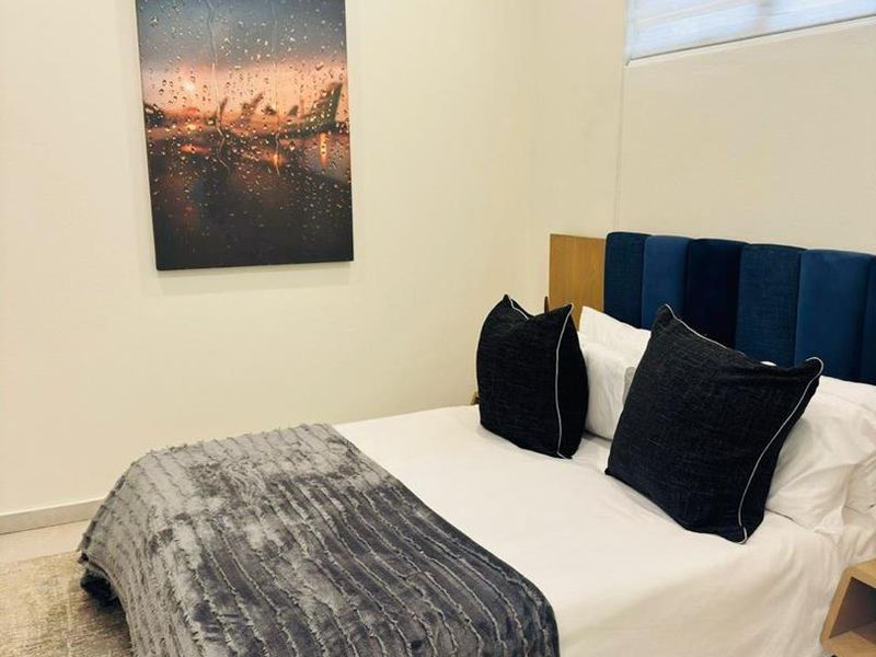 Modern 2 Bedroom/Bathroom for Sale - Photo 2