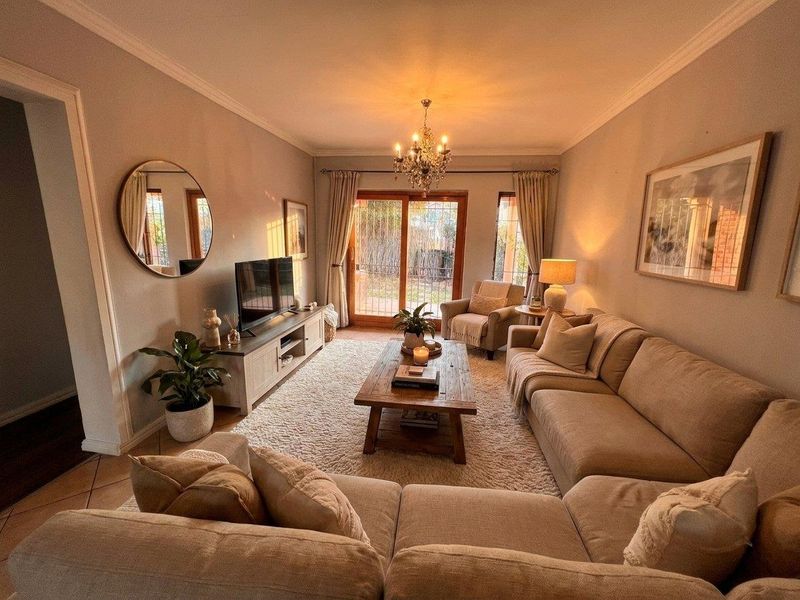 Spacious 3-Bedroom Loft Townhouse in Candice Glades, Northwold Asking Price: R1,050,000 - Photo 2