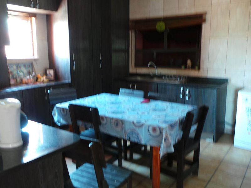 Perfect for the large family and the entertainer! - Photo 6