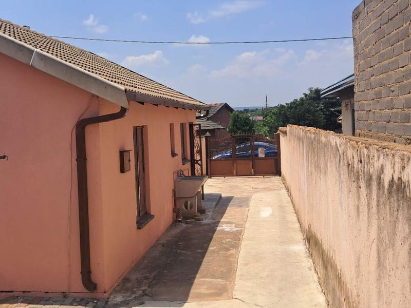 3 BEDROOM TO LET - Photo 4