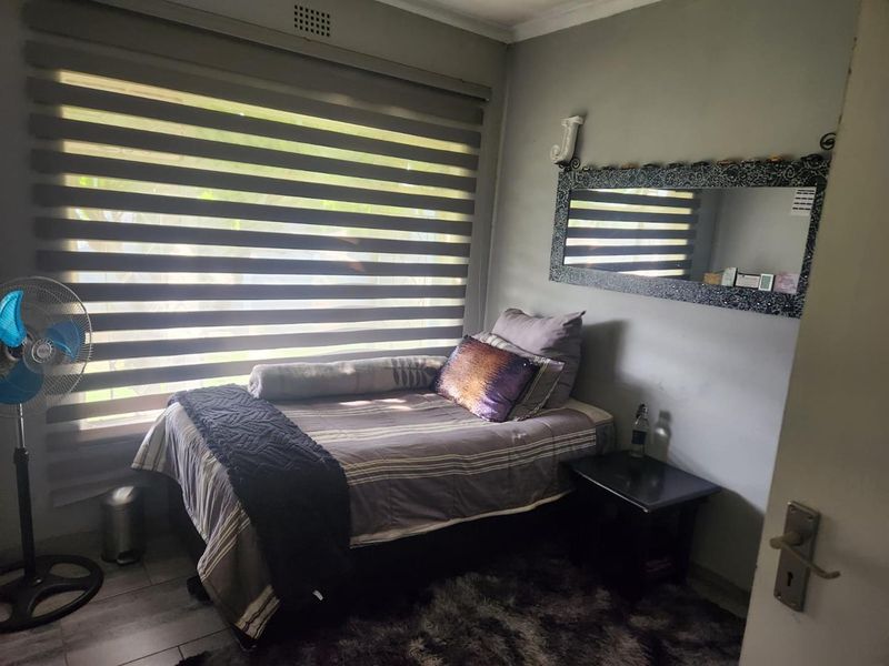 4 Bedroom House for Sale in Evans Park Johannesburg - Photo 9