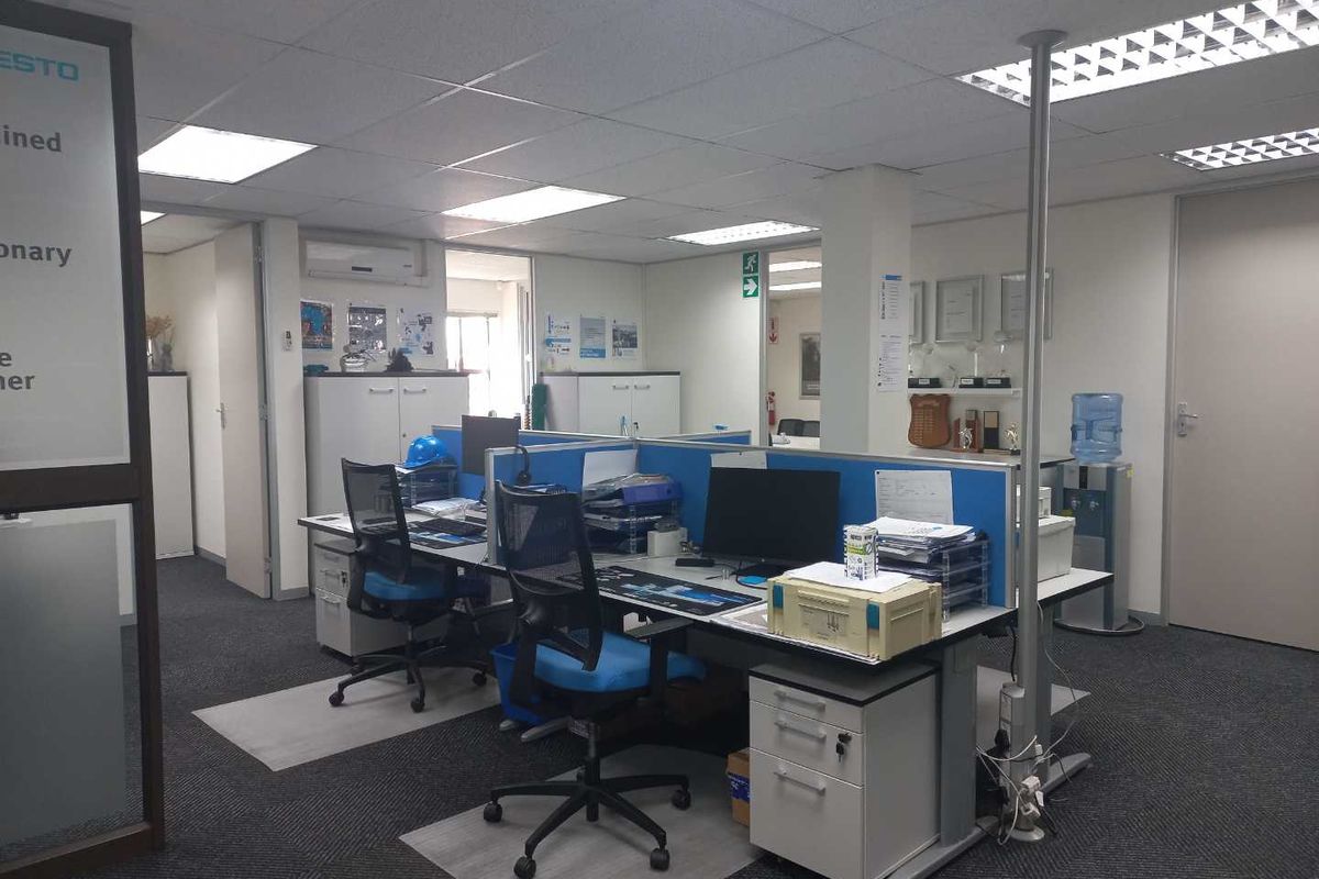 Corporate Business Park Office Space Available from 1 October! - Photo 2