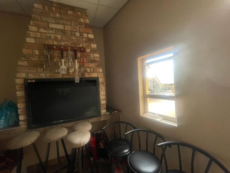 OLD ACADEMIA GOLDEN OLDIE AWAITING TO BE TRANSFORMED - Photo 5