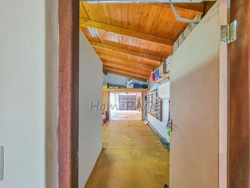 Ext 6, Henties Bay:  4 Bedr home with 4-car Garage is for Sale - Photo 8