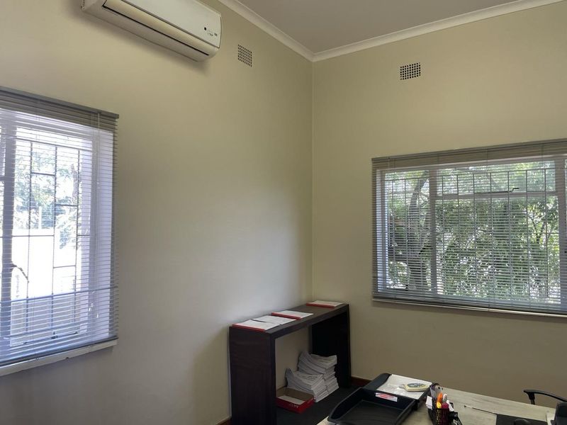 Huge property in Windhoek City Centre Office zoned! - Photo 5