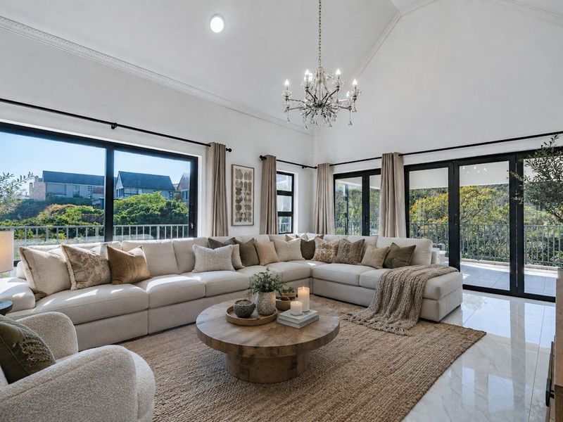 A Sophisticated Residence for the Modern Family - Photo 5