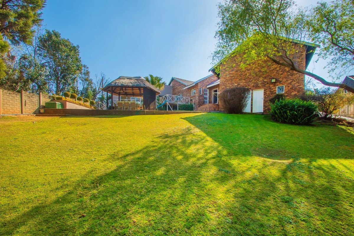 Elevate Your Lifestyle with This Stunning Family Residence - Photo 2