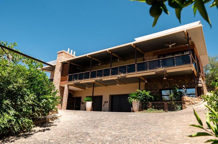 Property #2484151, House For Sale in Auasblick