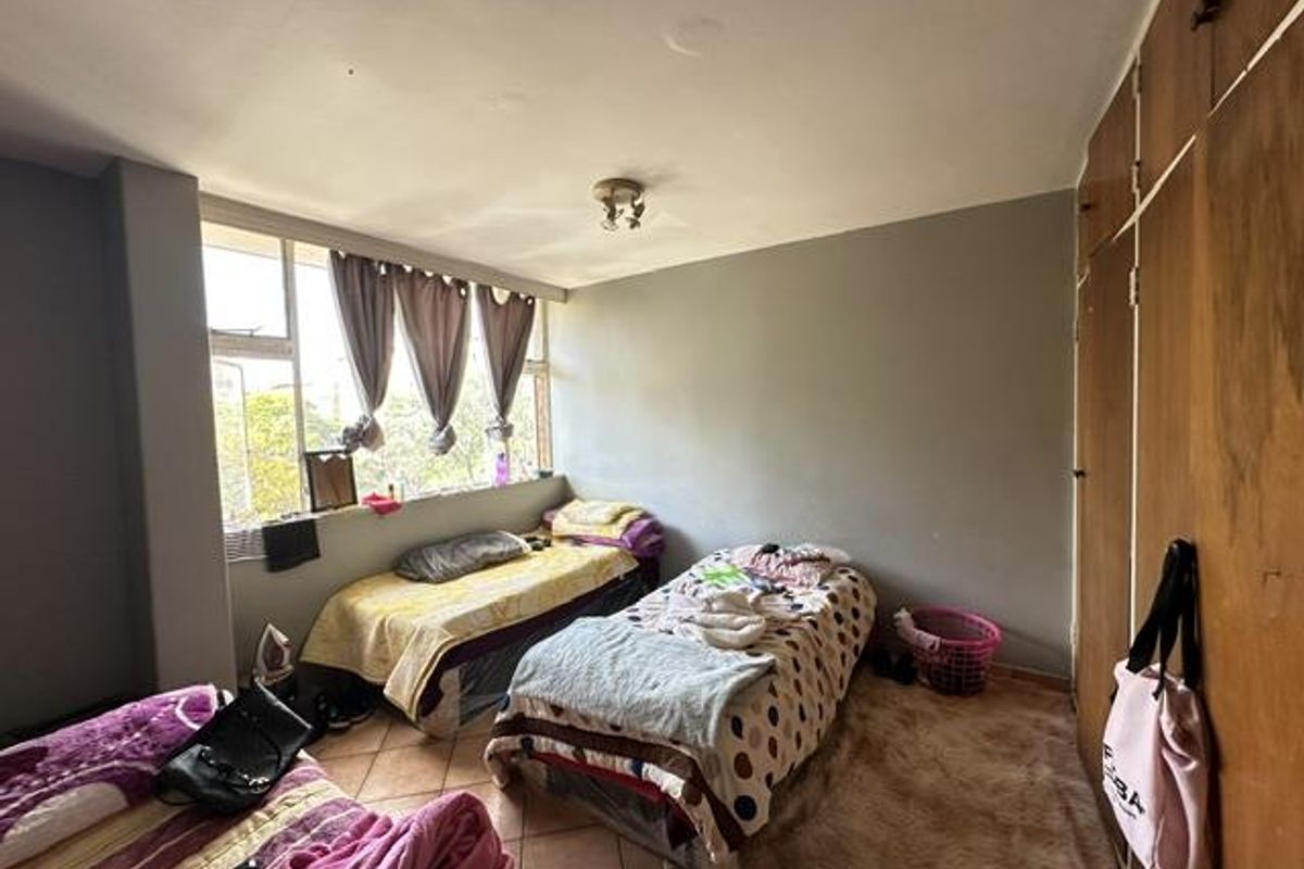 Investment Opportunity in the Heart of Sunnyside! - Photo 4