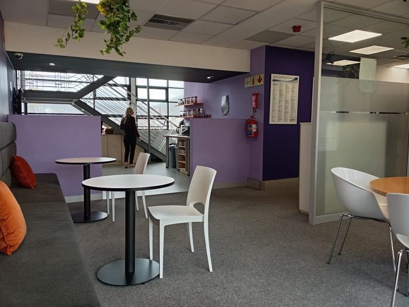 Centrally Located 534sqm Office with Security & Fiber - Photo 4