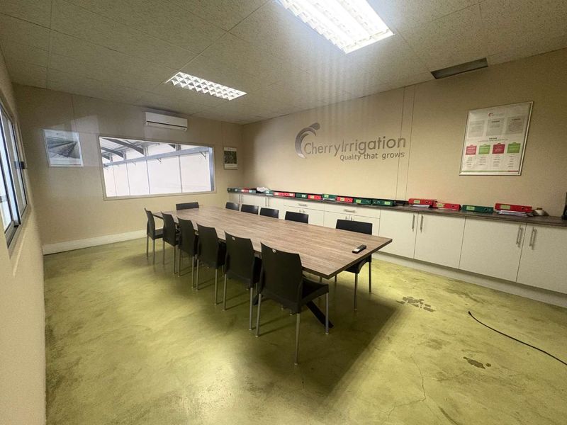 Warehouse Lafrenz Extension 1 to rent - Photo 2