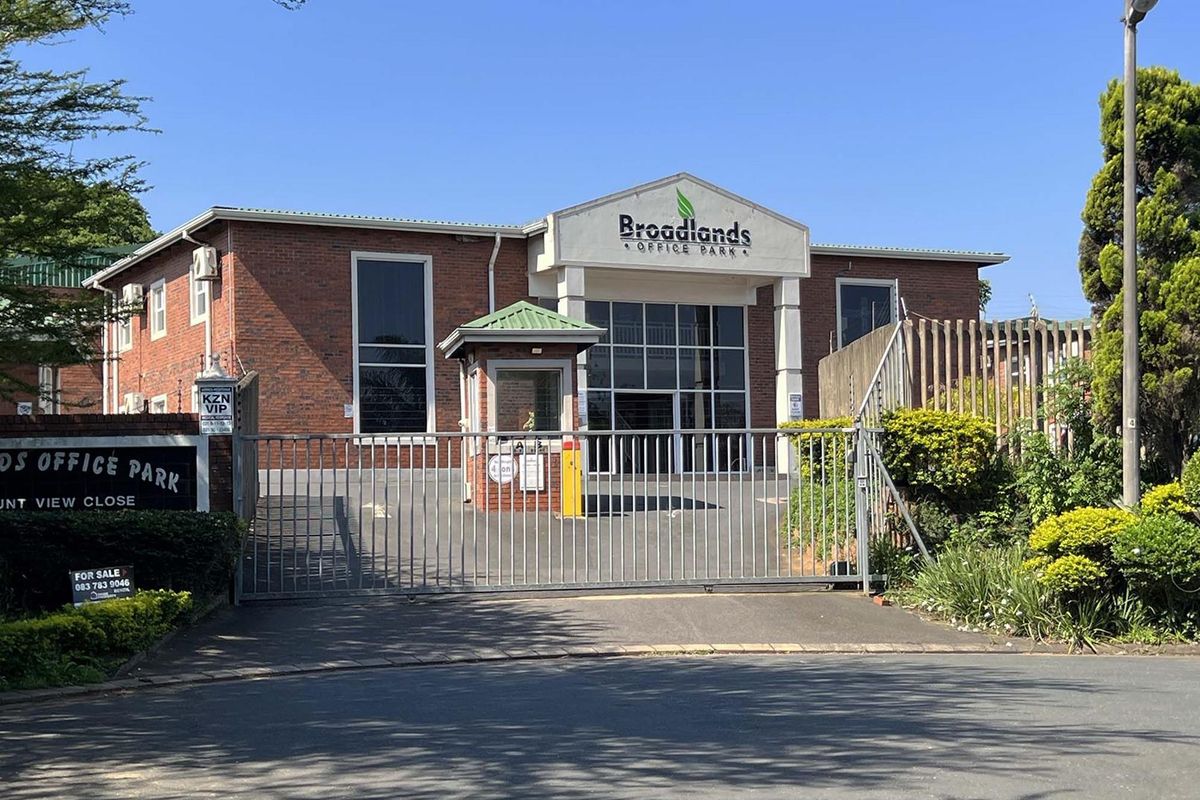 UPMARKET OFFICE SPACE - AN IDEAL INVESTMENT - Photo 3