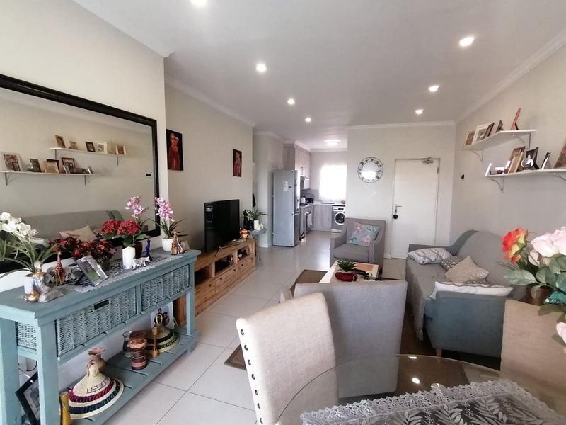 Spacious 2 Bedroom Apartment - Photo 4