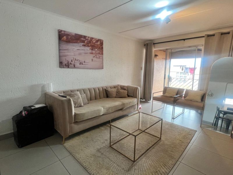 "Prime Location: Minutes from Schools, Shopping & Health! - Photo 6