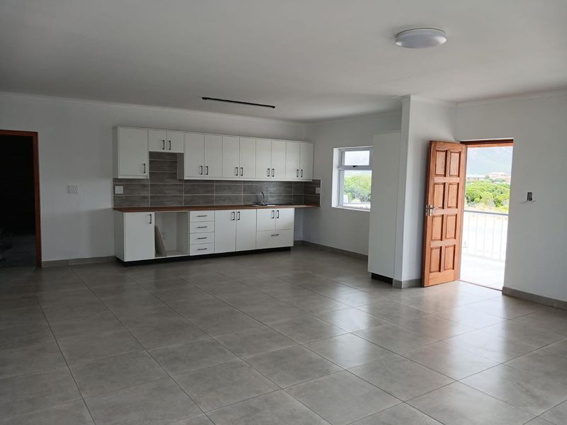 3 Bedroom home with open-plan living - Photo 4