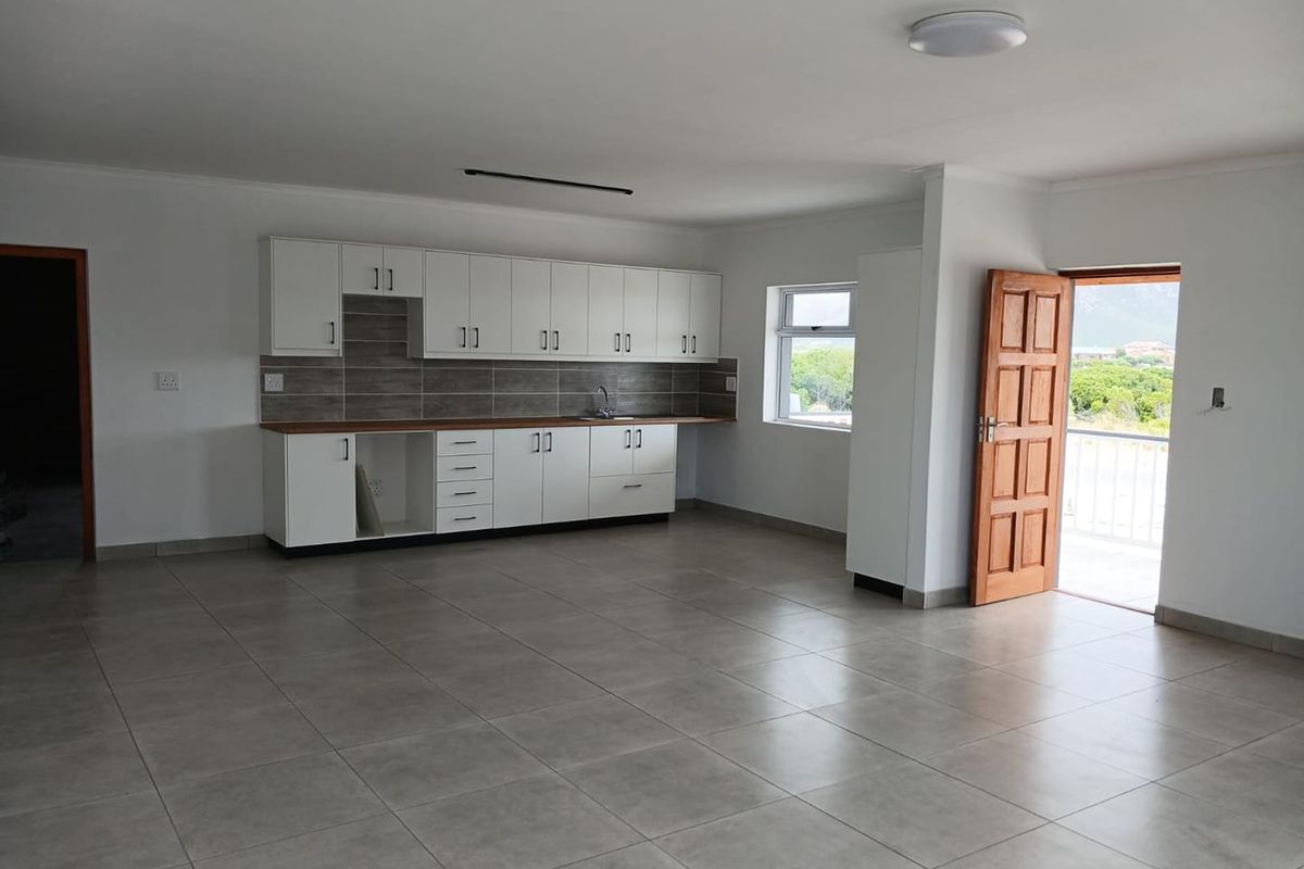 3 Bedroom home with open-plan living - Photo 4