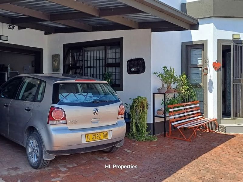 This unit stands completely on its own with own entrance. - Photo 2