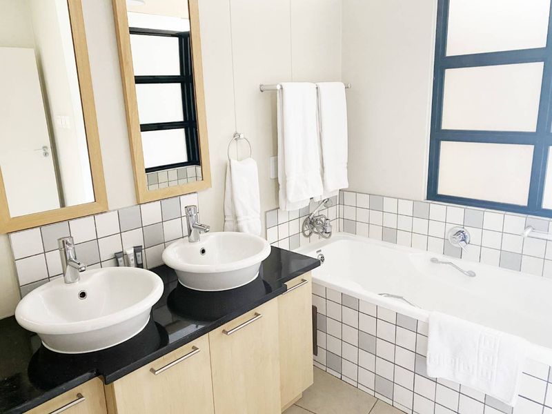 2 BED 2 BATH FULLY FURNISHED APARTMENT BENMORE - Photo 8