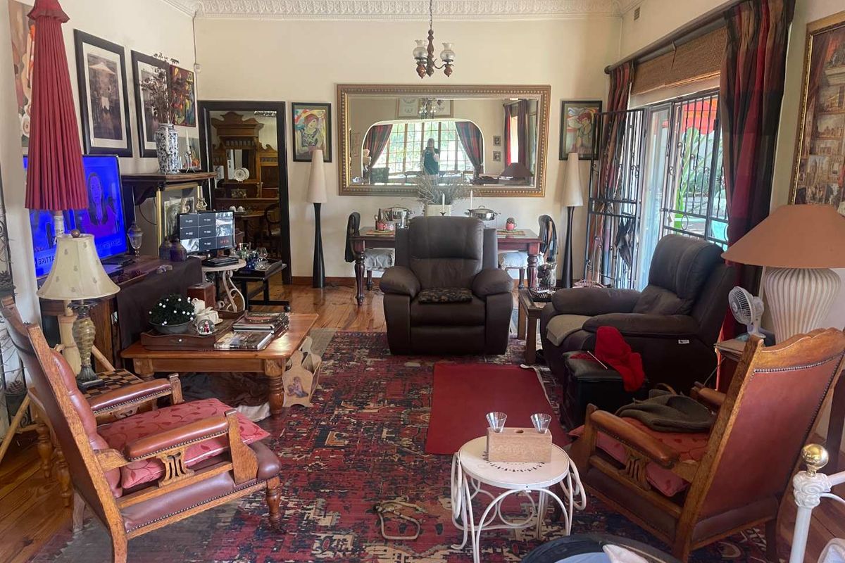 A Warm & Welcoming Kensington Gem — A Home Filled With Heart and Character - Photo 3