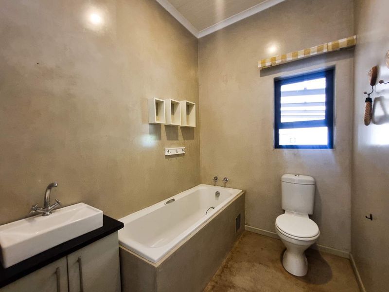 2-bedroom townhouse for sale - Photo 10