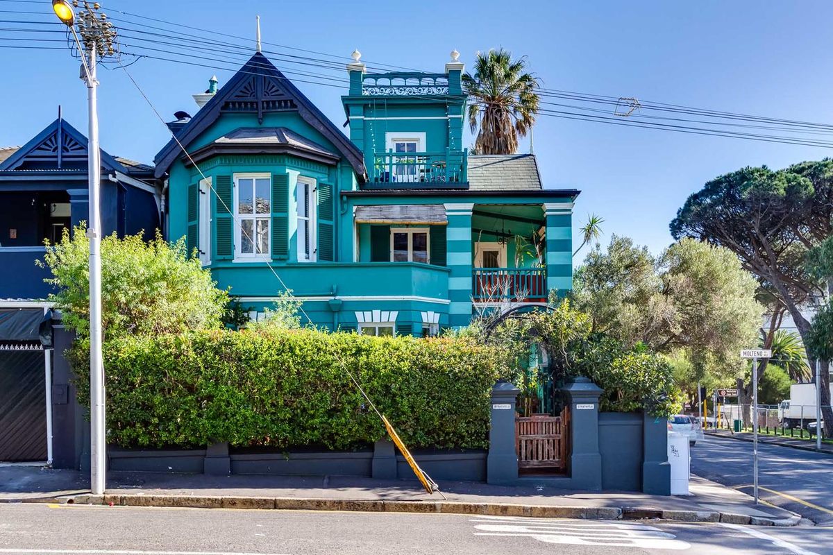 Most gorgeous character home for sale next to De Waal Park - Photo 2