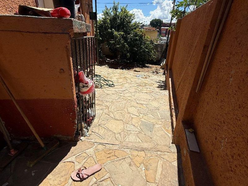 House for sales in Soweto. - Photo 8