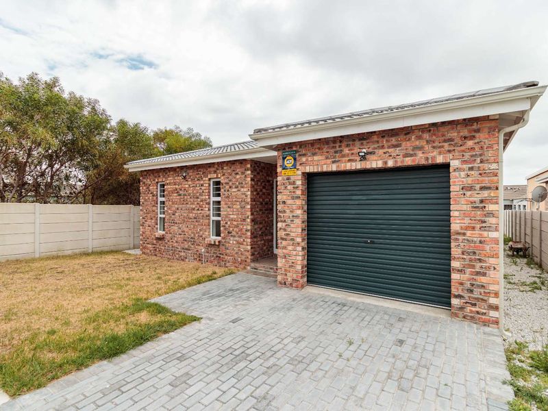 Fairview Modern Facebrick Newly Built Property - Photo 3