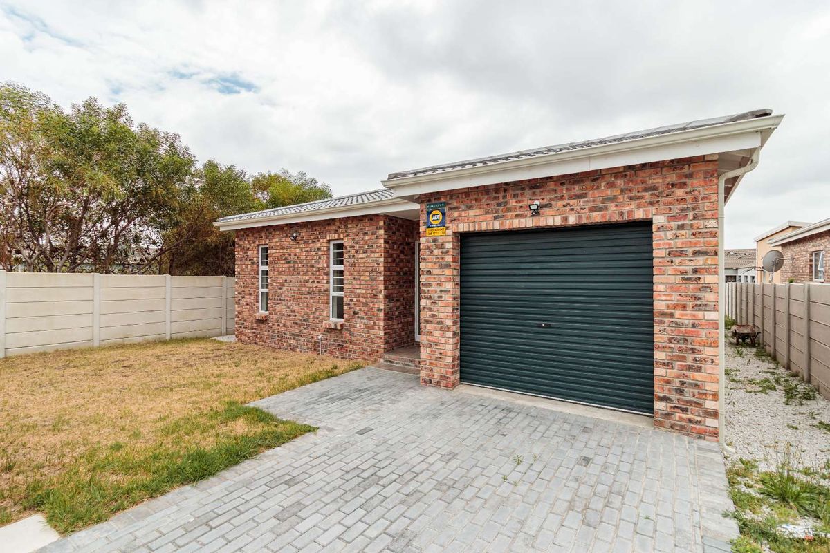 Fairview Modern Facebrick Newly Built Property - Photo 3