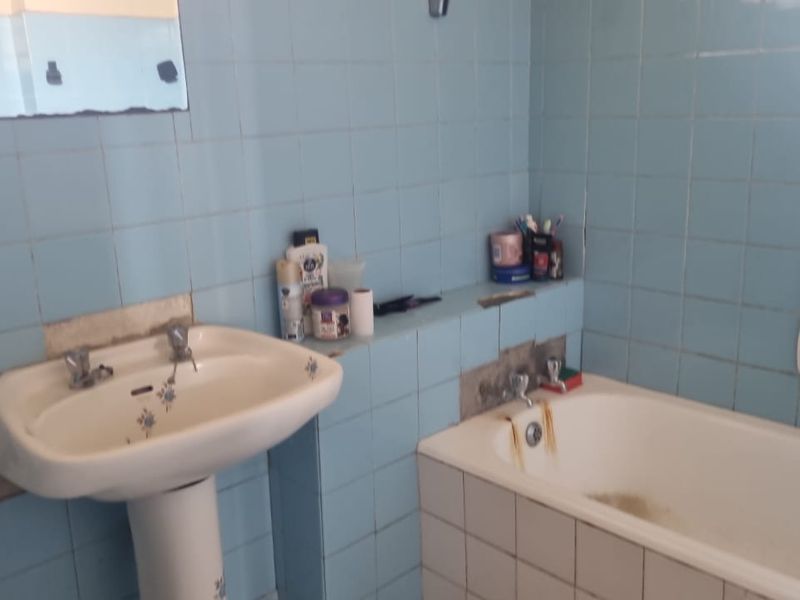 Kenilworth, 2 Bedroom house with flatlet and pool - Photo 6