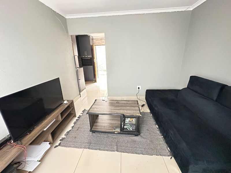 2-Bedroom House for Rent – Lotus Gardens Ext 2 - Photo 5