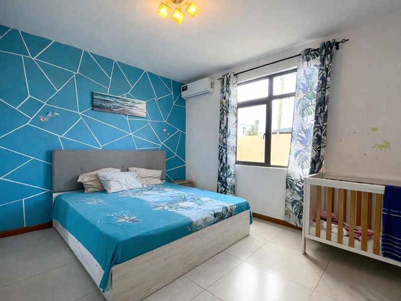 Contemporary Family Home – Grand Gaube, local market only - Photo 9