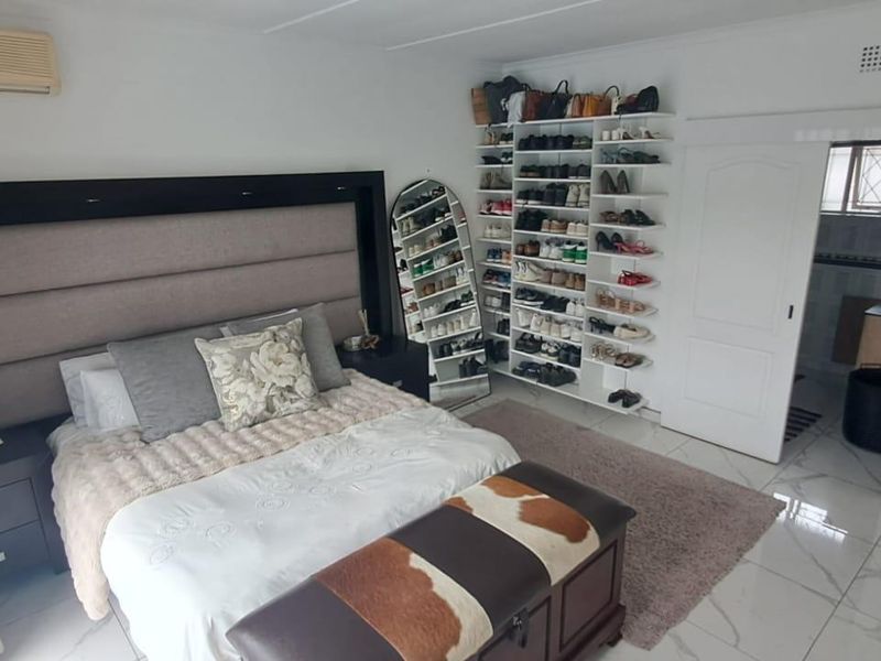 Step into this spacious and well-appointed 4-bedroom home, designed for comfortable family living and effortless entertaining. - Photo 10