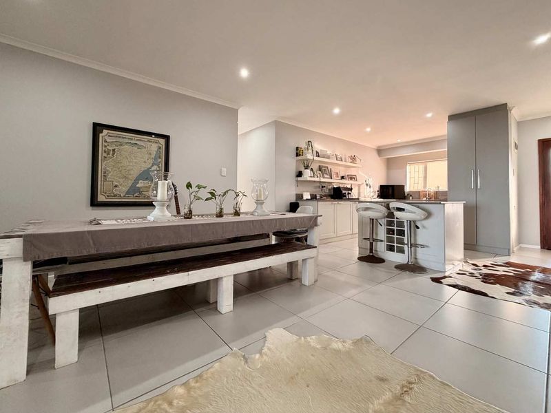 Beautifully Renovated 3 Bedroom Penthouse Apartment in Ballito - Photo 6