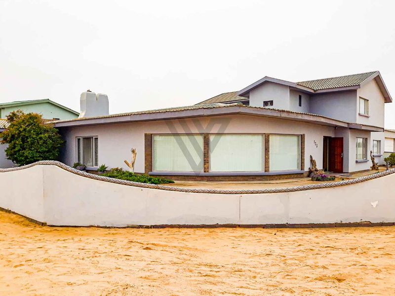 Spacious 6 Bedroom Home with 2 Bedroom Flatt. - Photo 5