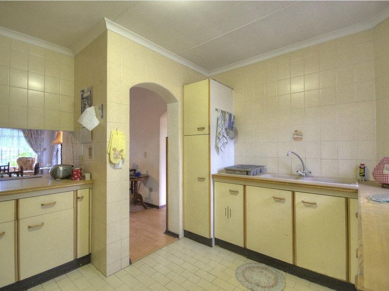 2 bed 2 bath pet friendly simplex!! - Photo 10